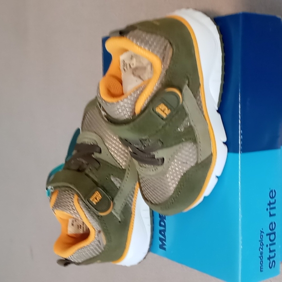 Stride Rite Other - Stride Rite Made to Play olive sneakers size 4M new in box